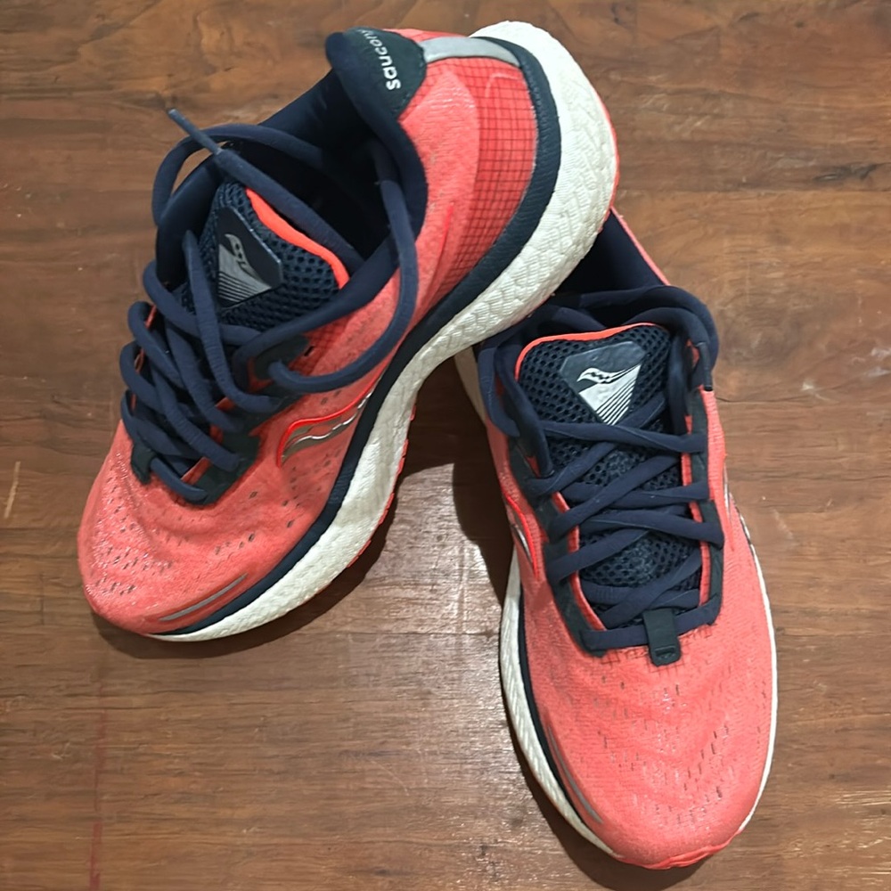 Women’s saucony Triumph running shoes